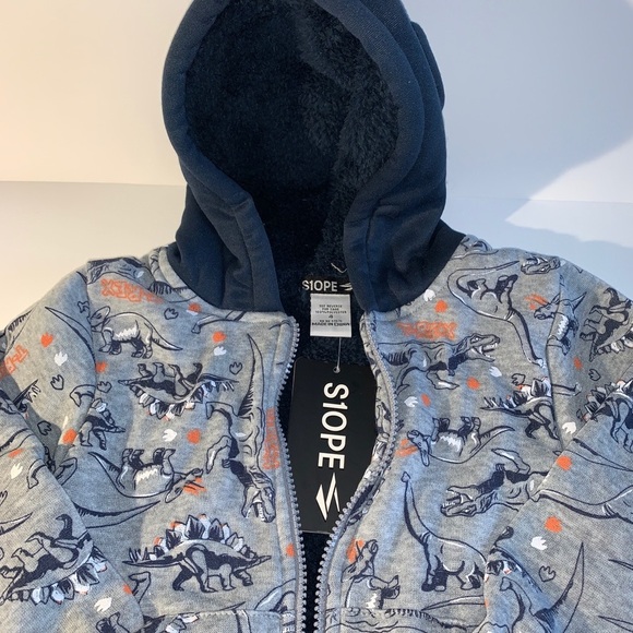 S10PE Boys hoodie
NWT - Picture 2 of 3